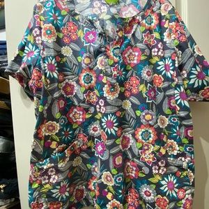 Vera Bradley scrub top